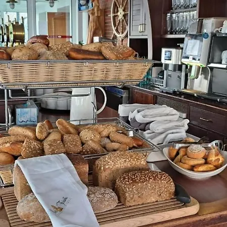 Admiral Scheer 3* Laboe