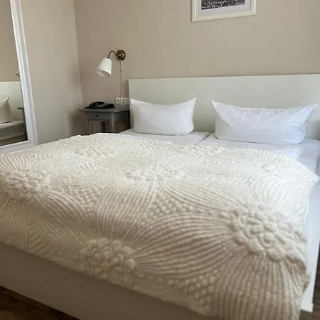 Admiral Scheer 3* Laboe