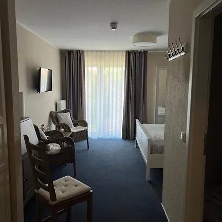 Admiral Scheer 3* Laboe